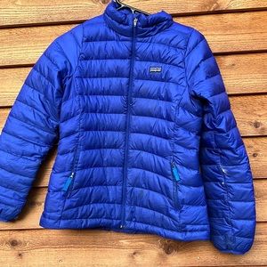 Cute kids puffy! Patagonia tough 💙